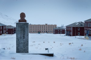 pyramiden-busto-lenin
