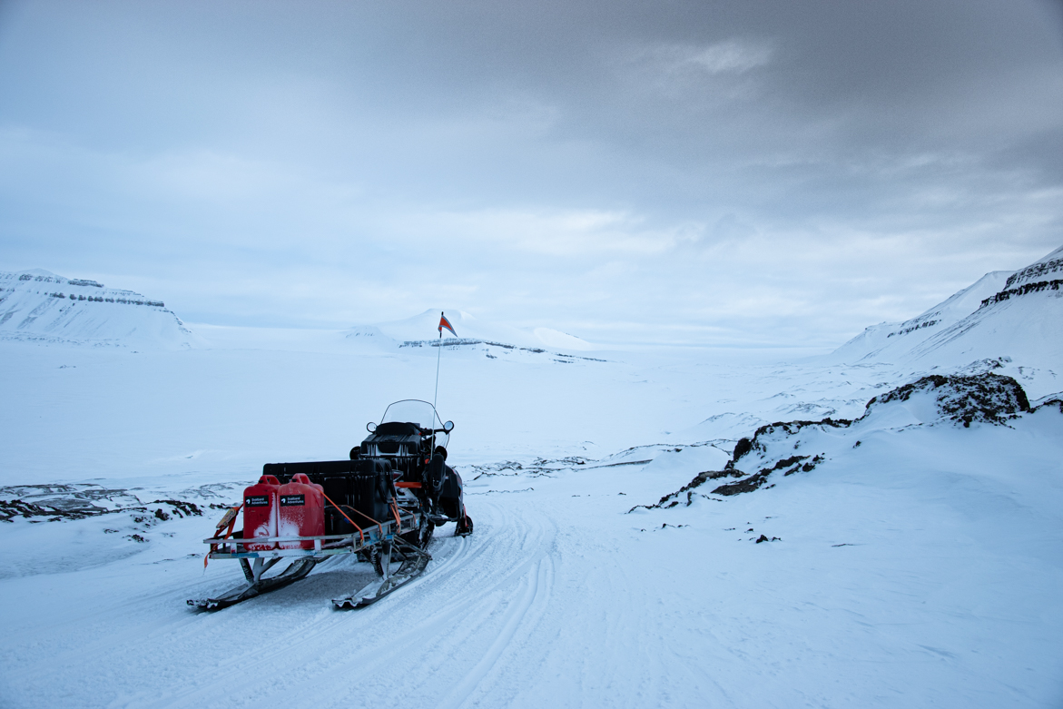 svalbard-exploracion-moto